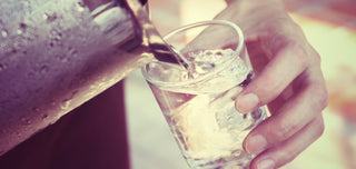 Conosci i benefici del bere acqua ogni giorno