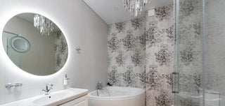 Come decorare lo specchio del bagno con materiali riciclati