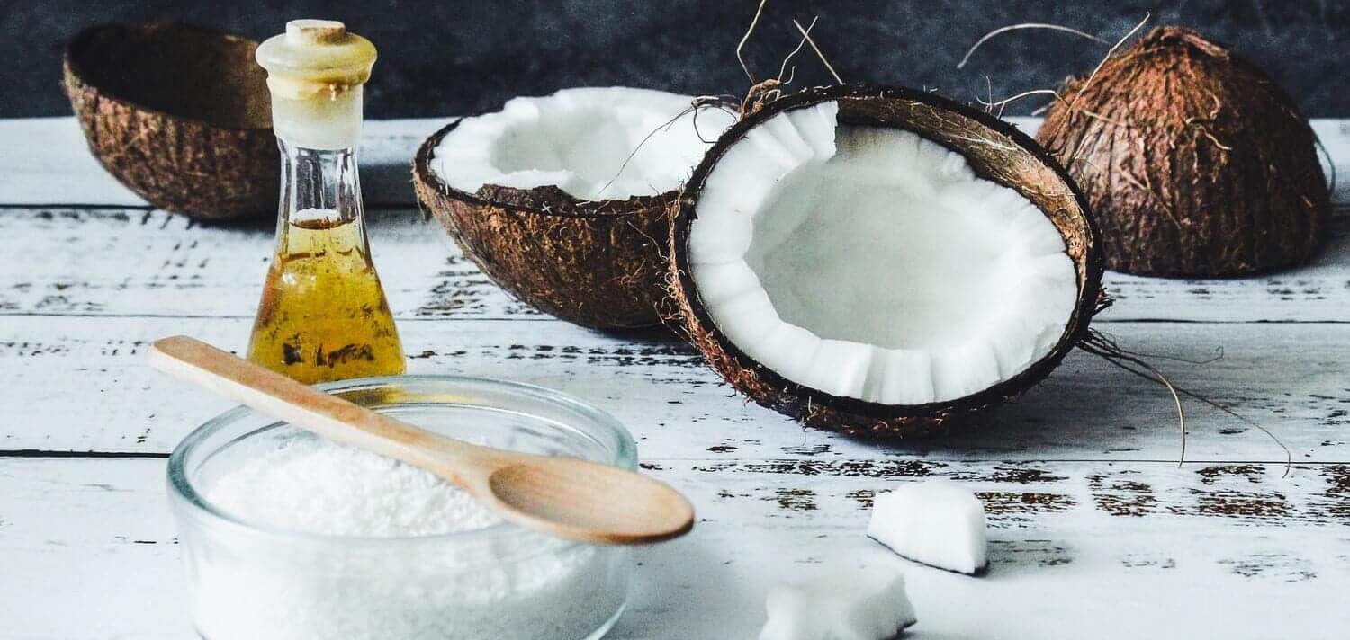 Come usare l'olio di cocco per i capelli